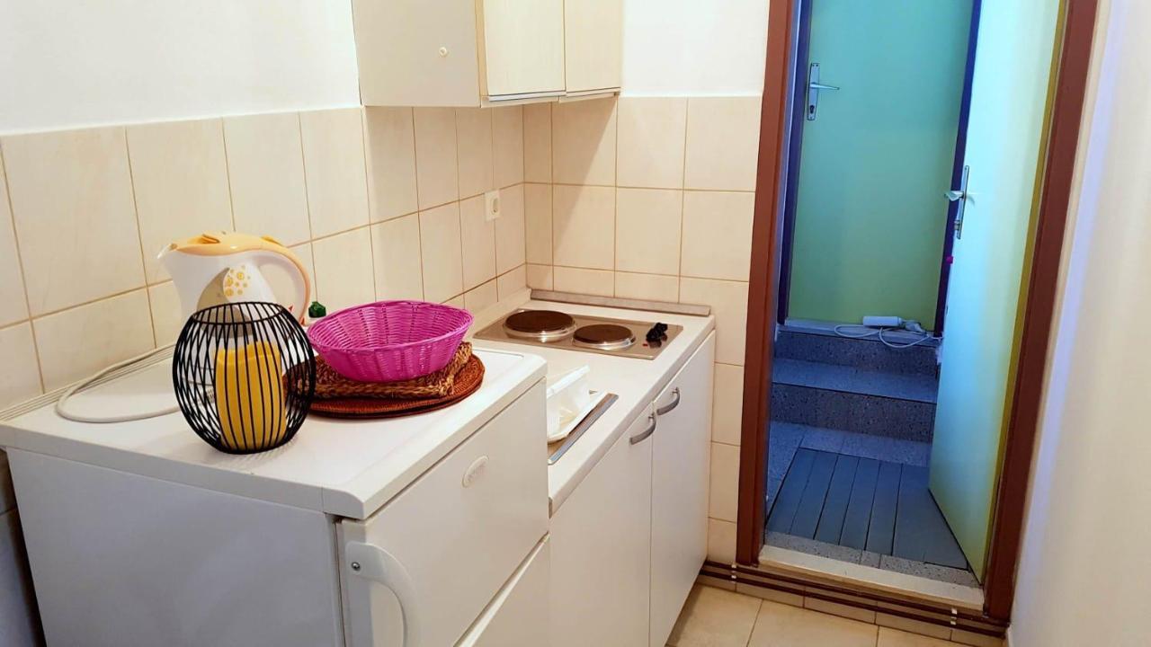 Apartmani Tina Jelsa  Exterior photo