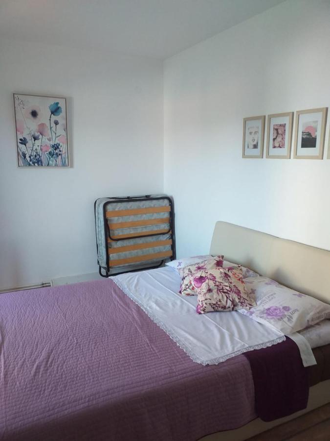 Apartmani Tina Jelsa  Exterior photo