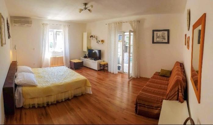 Apartmani Tina Jelsa  Exterior photo
